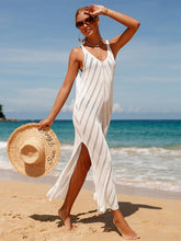 Rückenfreier Kittel mit V-Ausschnitt und Schlitz